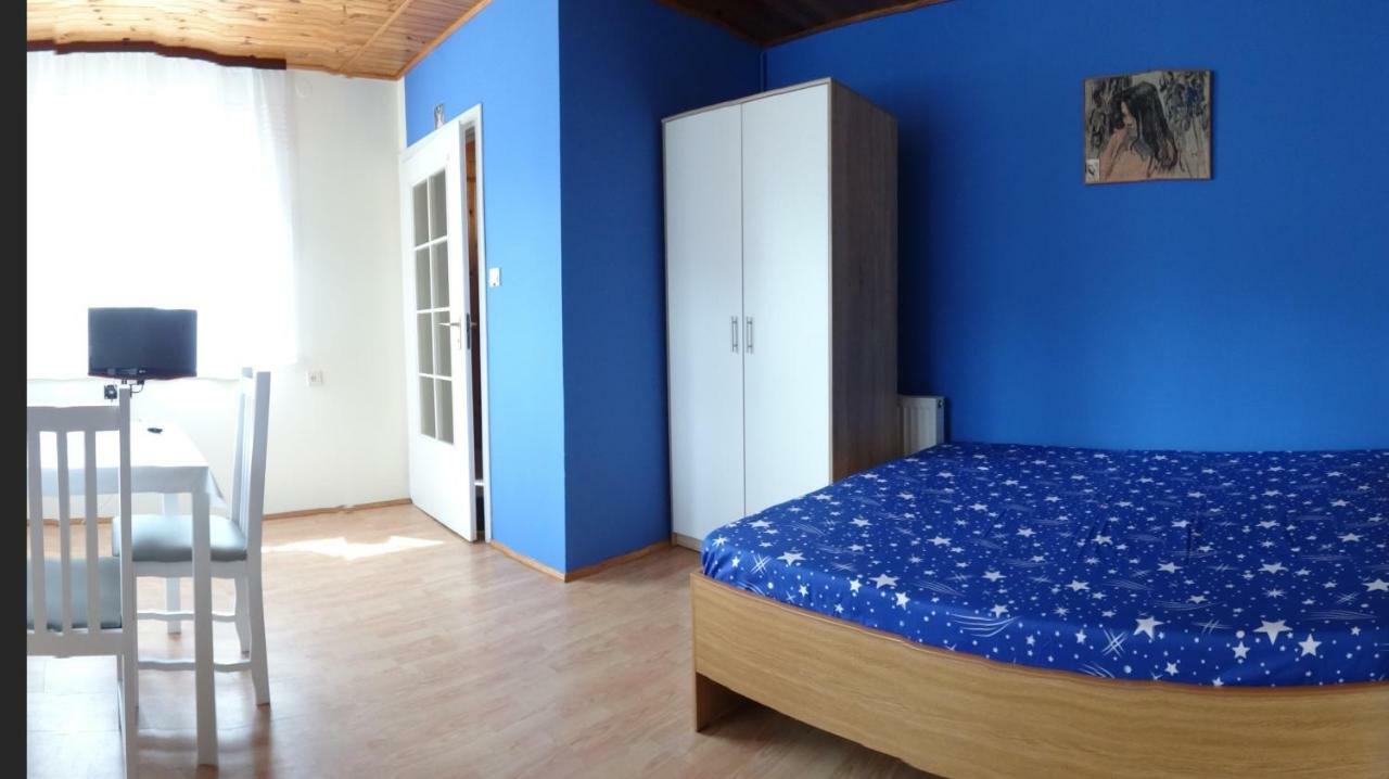 Dom Wakacyjny U Mirka Ustka Bagian luar foto